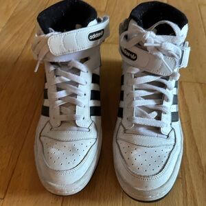 Adidas men’s basketball shoes worn twice size men’s 8